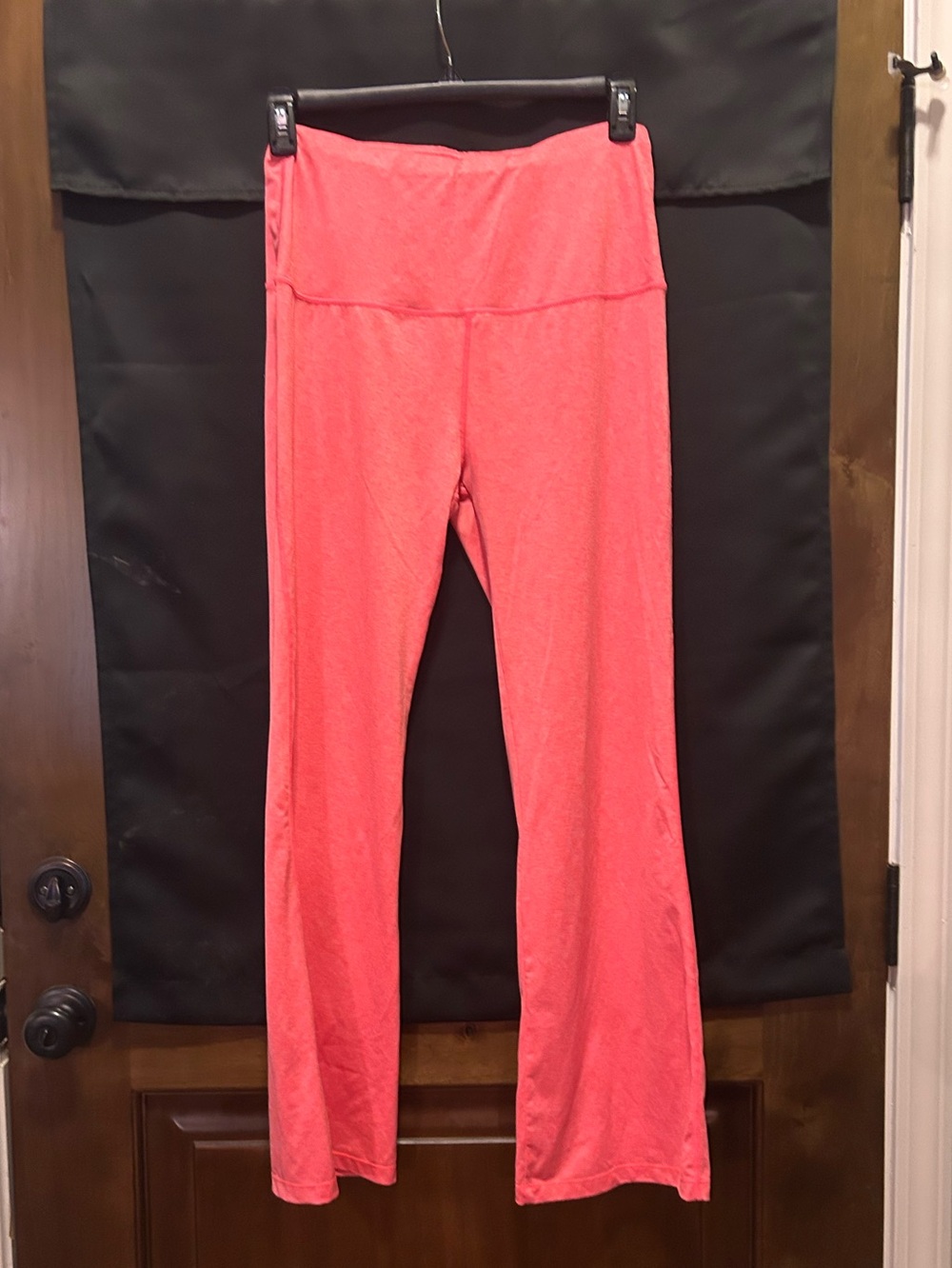 Flattering Women’s XL Athletic/Yoga 15% Spandex! Waist 32” -35”  High Quality!!